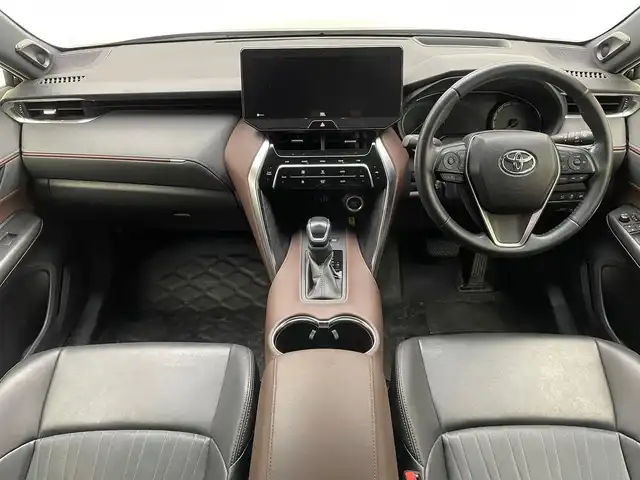 トヨタ ハリアー Z 兵庫県 2021(令3)年 5.3万km プレシャスブラックパール 純正12.3インチディスプレイオーディオ/（AM/FM/AUX/Bluetooth/フルセグTV）/パノラミックビューモニター/横滑り防止装置/LKA/プリクラッシュセーフティー/ブラインドスポットモニター/RCTA/PKSB/RSA/ヘッドライトレベライザー/電子パーキング/デジタルインナーミラー/ISOFIX/クリアランスソナー/コーナーセンサー（前後）/ハーフレザーシート/D席パワーシート/パワーバックドア/LEDヘッドライト/LEDフォグランプ/オートライト/オートマチックハイビーム/ビルトインETC2.0/MODELLISTAスポイラー（フロント/サイド/リア）/純正19インチアルミホイール/ドアバイザー/スマートキー