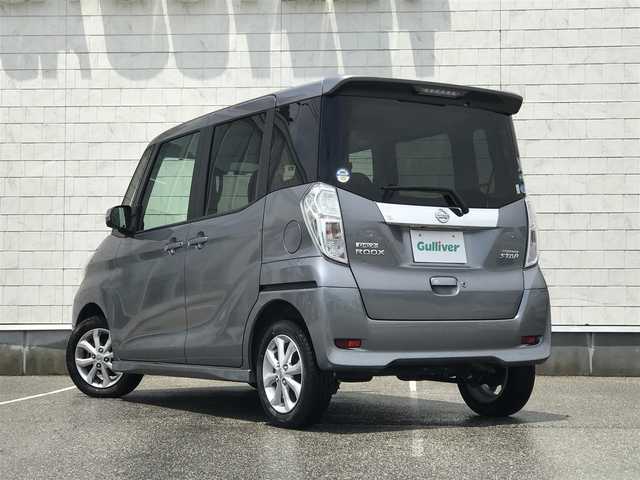 日産 デイズ ルークス ハイウェイスターX 富山県 2017(平29)年 2.2万km チタニウムグレーメタリック 純正ナビ/フルセグTV/Bluetooth/全周囲カメラ/ドライブレコーダー/衝突被害軽減ブレーキ/片側パワースライドドア/ステアリングスイッチ/スマートキー/プッシュスタート/LEDヘッドライト/オートライト/ETC