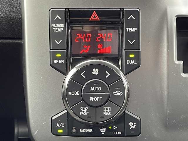 トヨタ ヴォクシー ZS 煌Ⅲ 島根県 2012(平24)年 5.8万km ホワイトパールクリスタルシャイン 純正ナビ/CD/DVD/DTV/Bluetooth/バックカメラ/純正フリップダウンモニター/両側パワースライドドア/ステアリングスイッチ/HIDオートライト/パドルシフト/ビルトインETC/スマートキー/スペアキー /プッシュスタート /純正アルミホイール/純正フロアマット/ドアバイザー