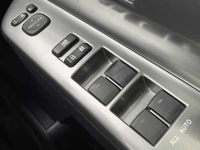 トヨタ ヴォクシー ZS 煌Ⅲ 島根県 2012(平24)年 5.8万km ホワイトパールクリスタルシャイン 純正ナビ/CD/DVD/DTV/Bluetooth/バックカメラ/純正フリップダウンモニター/両側パワースライドドア/ステアリングスイッチ/HIDオートライト/パドルシフト/ビルトインETC/スマートキー/スペアキー /プッシュスタート /純正アルミホイール/純正フロアマット/ドアバイザー