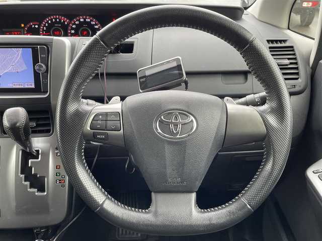 トヨタ ヴォクシー ZS 煌Ⅲ 島根県 2012(平24)年 5.8万km ホワイトパールクリスタルシャイン 純正ナビ/CD/DVD/DTV/Bluetooth/バックカメラ/純正フリップダウンモニター/両側パワースライドドア/ステアリングスイッチ/HIDオートライト/パドルシフト/ビルトインETC/スマートキー/スペアキー /プッシュスタート /純正アルミホイール/純正フロアマット/ドアバイザー