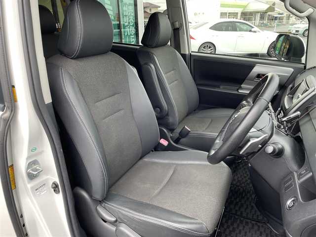 トヨタ ヴォクシー ZS 煌Ⅲ 島根県 2012(平24)年 5.8万km ホワイトパールクリスタルシャイン 純正ナビ/CD/DVD/DTV/Bluetooth/バックカメラ/純正フリップダウンモニター/両側パワースライドドア/ステアリングスイッチ/HIDオートライト/パドルシフト/ビルトインETC/スマートキー/スペアキー /プッシュスタート /純正アルミホイール/純正フロアマット/ドアバイザー