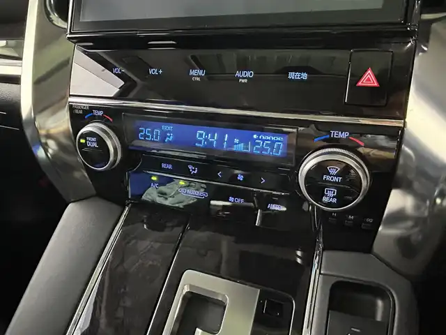 トヨタ ヴェルファイア Z Gエディション 大阪府 2018(平30)年 1.3万km ホワイトパールクリスタルシャイン ツインムーンルーフ　衝突軽減　レーンアシスト　　純正１０インチナビ　シートヒーター　エアシート　パワーシート　メモリシート　パワーバックドア　両側電動ドア　ビルトインＥＴＣ　ドラレコ