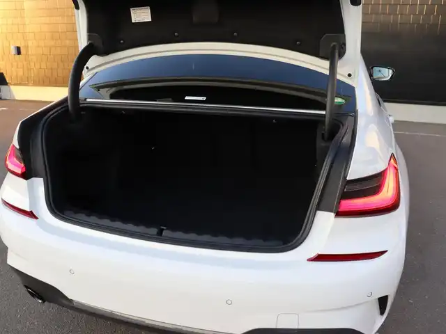 ＢＭＷ ３２０ｄ xDrive Mスポーツ EDサンライズ 宮城県 2020(令2)年 3.6万km アルピンホワイトⅢ 純正ナビ【ＢＴ／フルセグＴＶ】/ワンオーナー　/ワイヤレス充電　/インテリジェントセーフティ　/エマージェンシーストップアシスト/ハイビームアシスト/アンビエントライト/メモリーシート(D席)/パワーシート(DN席)/ドライブレコーダー　/シートヒーター(DN席)　/バックカメラ　/レザーシート　/パドルシフト　/ミラー一体型ＥＴＣ　/クルーズコントロール/パーキングアシスト/オートホールド/LEDヘッドライト/純正フロアマット/社外18インチAW