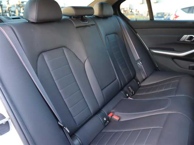 ＢＭＷ ３２０ｄ xDrive Mスポーツ EDサンライズ 宮城県 2020(令2)年 3.6万km アルピンホワイトⅢ 純正ナビ【ＢＴ／フルセグＴＶ】/ワンオーナー　/ワイヤレス充電　/インテリジェントセーフティ　/エマージェンシーストップアシスト/ハイビームアシスト/アンビエントライト/メモリーシート(D席)/パワーシート(DN席)/ドライブレコーダー　/シートヒーター(DN席)　/バックカメラ　/レザーシート　/パドルシフト　/ミラー一体型ＥＴＣ　/クルーズコントロール/パーキングアシスト/オートホールド/LEDヘッドライト/純正フロアマット/社外18インチAW