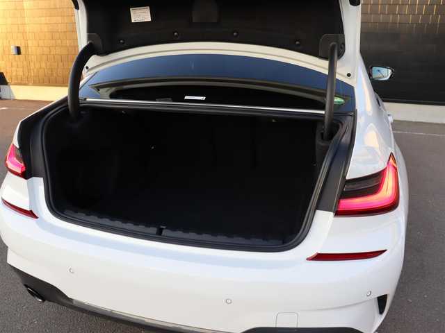 ＢＭＷ ３２０ｄ xDrive Mスポーツ EDサンライズ 宮城県 2020(令2)年 3.6万km アルピンホワイトⅢ 純正ナビ【ＢＴ／フルセグＴＶ】/ワンオーナー　/ワイヤレス充電　/インテリジェントセーフティ　/エマージェンシーストップアシスト/ハイビームアシスト/アンビエントライト/メモリーシート(D席)/パワーシート(DN席)/ドライブレコーダー　/シートヒーター(DN席)　/バックカメラ　/レザーシート　/パドルシフト　/ミラー一体型ＥＴＣ　/クルーズコントロール/パーキングアシスト/オートホールド/LEDヘッドライト/純正フロアマット/社外18インチAW