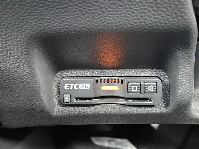 ホンダ ヴェゼル ハイブリッド e:HEV Z 鳥取県 2023(令5)年 1.6万km クリスタルブラックパール 4WD・ハイブリット/純正9型ナビ/フルセグ/BT バックカメラ/ビルトインETC/ホンダセンシング/レーダークルーズコントロール/レーンキープアシスト/パワーバックドア/電動パーキングブレーキ/LEDヘットライト/前席シートヒーター/ハーフレザーシート/オプションフロントグリル/純正１８インチアルミホイール/ワイアレス充電/フロアマット