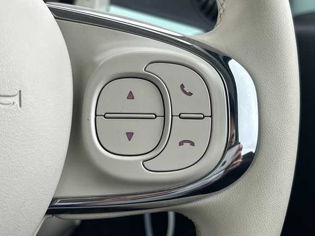 フィアット ５００ 1．2 カルト 愛知県 2021(令3)年 1.7万km LATTE MENTA ワンオーナー/ディスプレイオーディオ/bluetooth　/前後ドライブレコーダー　/ETC/右ハンドル/5速デュアロジックAT/開口部ボディ同色モール付無塗装ブロック調フロントバンパー/無塗装モール付リアバンパー/クロームシフトノブ/FIATエンボス入ブラックファブリックシート/取扱説明書/新車保証書/キーレス、スペアキー