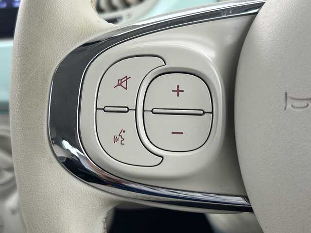 フィアット ５００ 1．2 カルト 愛知県 2021(令3)年 1.7万km LATTE MENTA ワンオーナー/ディスプレイオーディオ/bluetooth　/前後ドライブレコーダー　/ETC/右ハンドル/5速デュアロジックAT/開口部ボディ同色モール付無塗装ブロック調フロントバンパー/無塗装モール付リアバンパー/クロームシフトノブ/FIATエンボス入ブラックファブリックシート/取扱説明書/新車保証書/キーレス、スペアキー