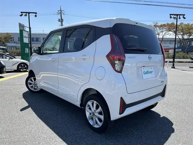 日産 デイズ X 鳥取県 2024(令6)年 1.6万km ホワイトパール ４・W・D/純正9インチディスプレイオーディオ/BT/USB/アラウンドビューモニター/ドライブレコーダー・ETC/前席シートヒーター/ハンドルヒーター/エマージェンシーブレーキ/LEDヘットライト/純正１４インチアルミホイール/プッシュエンジンスタート/アイドリングストップ/純正フロアマット/スペアキー