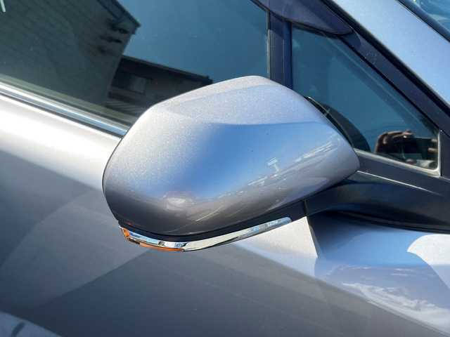 トヨタ Ｃ－ＨＲ G 愛知県 2017(平29)年 13.5万km メタルストリームM (株)IDOMが運営する【じしゃロン名古屋鳴海店】の自社ローン専用車両になりますこちらは現金またはオートローンご利用時の価格です。自社ローンご希望の方は別途その旨お申付け下さい/ワンオーナー/純正ナビ/（AM/FM/CD/DVD/BT)/バックカメラ/レーダークルーズコントロール/ビルトインETC/トヨタセーフティセンス/レーンキープアシスト/横滑り防止装置/ブラインドスポットモニター/ハーフレザーシート/前席シートヒーター/電動パーキングブレーキ/オートホールド/スマートキー/プッシュスタート/純正18インチアルミホイール/純正フロアマット/電格ミラー/TRDエアロ/スペアキー×１/取り扱い説明書/保証書