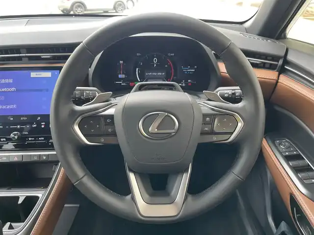 レクサス ＬＢＸ リラックス 山梨県 2024(令6)年 0.7万km 茶 １オナ　/マクレビ　/茶革　/アドバンスＤ　/カラーＨＵＤ　/アドバンスドＰ　/９．８ＤＡ　/フルセグ　/３６０カメラ　/シートヒーター　/純正前後ドラレコ　/置型充電　/ＬＥＤ　/Ａハイビーム　/ＰサポートＢ　/保証書　/スペアＫ