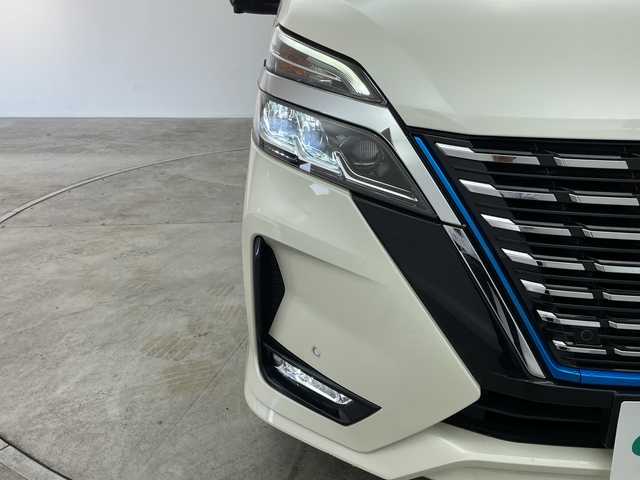 日産 セレナ e－パワー ハイウェイスター V 群馬県 2020(令2)年 4万km ブリリアントホワイトパール 2トーン 純正１０型ナビ　後席モニター　全周囲カメラ　衝突被害軽減ブレーキ　アダプティブクルーズコントロール　両側電動スライドドア　プロパイロット　ブラインドスポットモニター　シートヒーター　スマートキー　禁煙