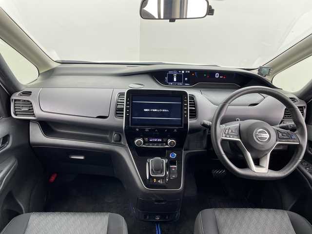 日産 セレナ e－パワー ハイウェイスター V 群馬県 2020(令2)年 4万km ブリリアントホワイトパール 2トーン 純正１０型ナビ　後席モニター　全周囲カメラ　衝突被害軽減ブレーキ　アダプティブクルーズコントロール　両側電動スライドドア　プロパイロット　ブラインドスポットモニター　シートヒーター　スマートキー　禁煙