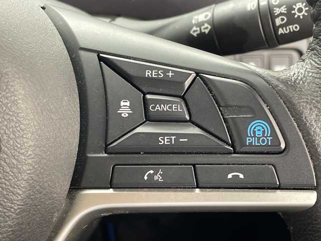 日産 セレナ e－パワー ハイウェイスター V 群馬県 2020(令2)年 4万km ブリリアントホワイトパール 2トーン 純正１０型ナビ　後席モニター　全周囲カメラ　衝突被害軽減ブレーキ　アダプティブクルーズコントロール　両側電動スライドドア　プロパイロット　ブラインドスポットモニター　シートヒーター　スマートキー　禁煙