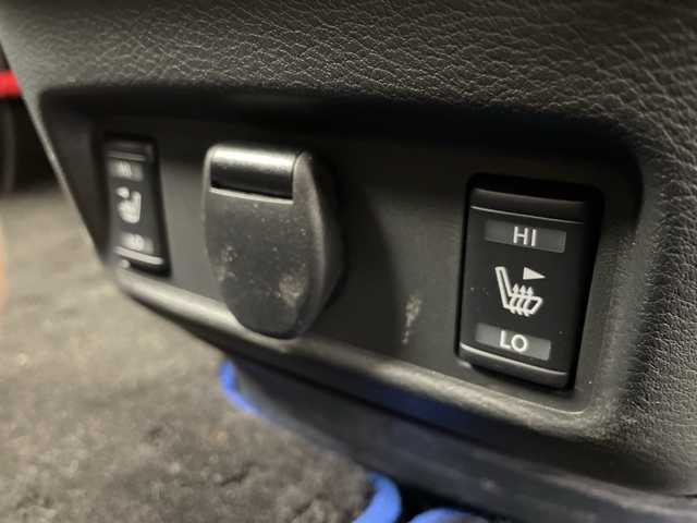 日産 セレナ e－パワー ハイウェイスター V 群馬県 2020(令2)年 4万km ブリリアントホワイトパール 2トーン 純正１０型ナビ　後席モニター　全周囲カメラ　衝突被害軽減ブレーキ　アダプティブクルーズコントロール　両側電動スライドドア　プロパイロット　ブラインドスポットモニター　シートヒーター　スマートキー　禁煙