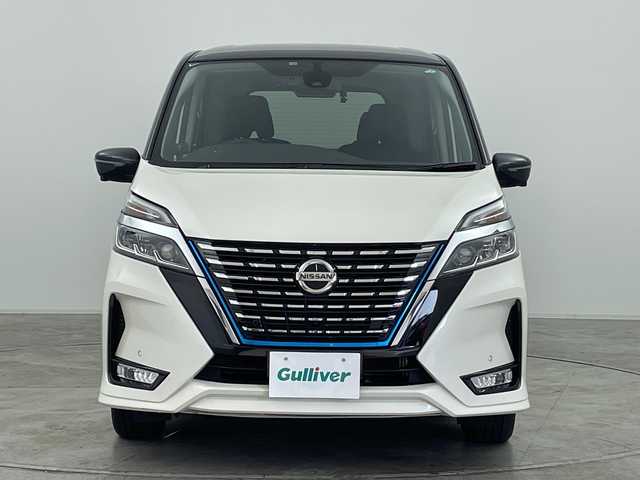 日産 セレナ e－パワー ハイウェイスター V 群馬県 2020(令2)年 4万km ブリリアントホワイトパール 2トーン 純正１０型ナビ　後席モニター　全周囲カメラ　衝突被害軽減ブレーキ　アダプティブクルーズコントロール　両側電動スライドドア　プロパイロット　ブラインドスポットモニター　シートヒーター　スマートキー　禁煙