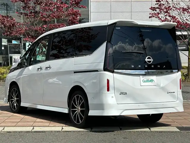 日産 セレナ e－パワー ハイウェイスター V 福島県 2024(令6)年 0.8万km プリズムホワイト 寒冷地仕様（ホット＋パッケージ）/プロパイロット/フロント純正エアロ/純正フリップダウンモニター/純正ナビゲーション/「AM/FM/DTV/BT/USB/AppleCarplay/HDMI」/アラウンドビューカメラ/バックカメラ/デジタルインナーミラー/ステアリングヒーター/シートヒーター/置くだけ充電/ビルトインETC2.0/社外18インチアルミホイール/社外レザー系シートカバー/社外フロアマット/プッシュスタート/電動パーキングブレーキ/取説・保証書・スペアキー1本有り