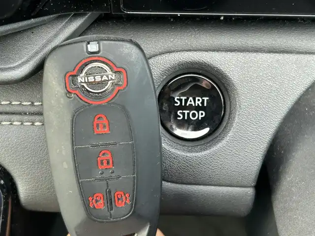 日産 セレナ e－パワー ハイウェイスター V 福島県 2024(令6)年 0.8万km プリズムホワイト 寒冷地仕様（ホット＋パッケージ）/プロパイロット/フロント純正エアロ/純正フリップダウンモニター/純正ナビゲーション/「AM/FM/DTV/BT/USB/AppleCarplay/HDMI」/アラウンドビューカメラ/バックカメラ/デジタルインナーミラー/ステアリングヒーター/シートヒーター/置くだけ充電/ビルトインETC2.0/社外18インチアルミホイール/社外レザー系シートカバー/社外フロアマット/プッシュスタート/電動パーキングブレーキ/取説・保証書・スペアキー1本有り