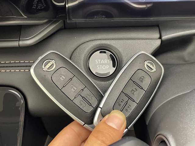 日産 セレナ e－パワー ハイウェイスター V 群馬県 2025(令7)年 0.1千km プリズムホワイト 登録済未使用車(登録時１１km)/＝＝＝＝＝＝＝/純正12.3インチナビ/・フルセグ/AM/FM/Bluetooth/Apple CarPlay/Android Auto/登録済未使用車　純正１２．３型ナビ　純正１１型後席モニター　両側電動スライドドア　プロパイロット　ワイヤレス充電　全周囲カメラ　デジタルインナーミラー　ＢＭＳ　レーンキープアシスト　ＥＴＣ　禁煙車