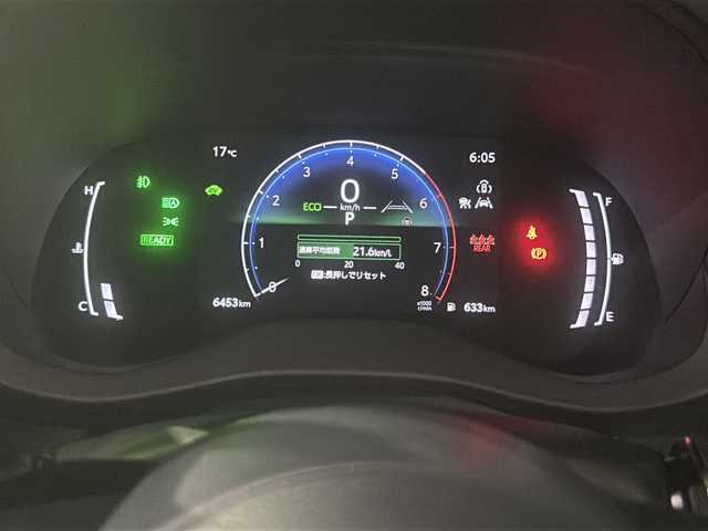 トヨタ ヤリスクロス ハイブリッド Z ウルバーノ 京都府 2025(令7)年 0.7万km ブラックマイカ/プラチナホワイトパールマイカ 純正8インチナビ/フルセグ/Bluetooth/トヨタセーフティセンス/全方位カメラ/禁煙車/クリアランスソナー/ETC2.0/２トーンカラー/ブラインドスポットモニター/電動リアゲート/パワーシート/ドライブレコーダー/シートヒーター/純正アルミホイール/電動格納ミラー/ワンオーナー/プッシュスタート/スマートキー