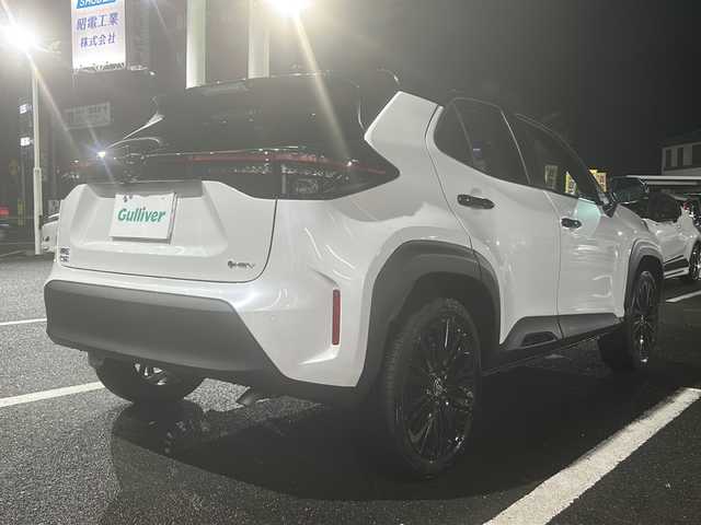 トヨタ ヤリスクロス ハイブリッド Z ウルバーノ 京都府 2025(令7)年 0.7万km ブラックマイカ/プラチナホワイトパールマイカ 純正8インチナビ/フルセグ/Bluetooth/トヨタセーフティセンス/全方位カメラ/禁煙車/クリアランスソナー/ETC2.0/２トーンカラー/ブラインドスポットモニター/電動リアゲート/パワーシート/ドライブレコーダー/シートヒーター/純正アルミホイール/電動格納ミラー/ワンオーナー/プッシュスタート/スマートキー