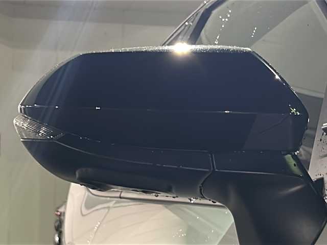 トヨタ ヤリスクロス ハイブリッド Z ウルバーノ 京都府 2025(令7)年 0.7万km ブラックマイカ/プラチナホワイトパールマイカ 純正8インチナビ/フルセグ/Bluetooth/トヨタセーフティセンス/全方位カメラ/禁煙車/クリアランスソナー/ETC2.0/２トーンカラー/ブラインドスポットモニター/電動リアゲート/パワーシート/ドライブレコーダー/シートヒーター/純正アルミホイール/電動格納ミラー/ワンオーナー/プッシュスタート/スマートキー