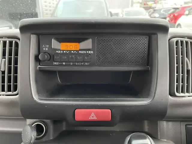 スズキ エブリイ PA 道央・札幌 2016(平28)年 7.7万km シルキーシルバーメタリック (株)IDOMが運営する【じしゃロン札幌店】の自社ローン専用車両になりますこちらは現金またはオートローンご利用価格です。自社ローンご希望の方は別途その旨お申し付けください。/純正ラジオ/MD/ETC/両側スライドドア/ヘッドライドレベライザー/フロアマット