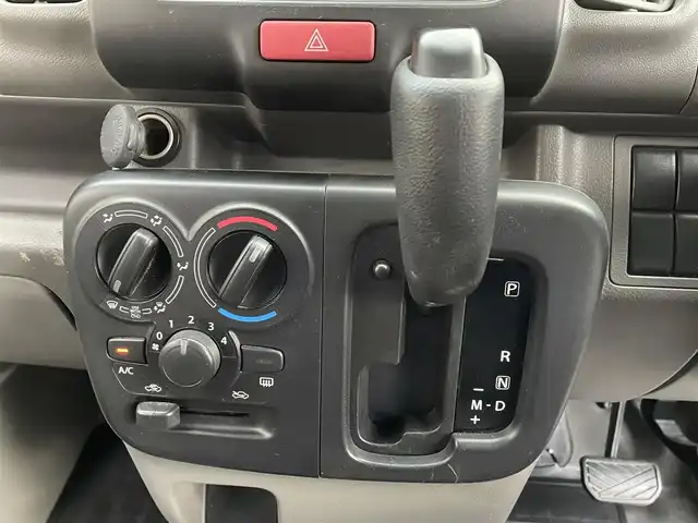 スズキ エブリイ PA 道央・札幌 2016(平28)年 7.7万km シルキーシルバーメタリック (株)IDOMが運営する【じしゃロン札幌店】の自社ローン専用車両になりますこちらは現金またはオートローンご利用価格です。自社ローンご希望の方は別途その旨お申し付けください。/純正ラジオ/MD/ETC/両側スライドドア/ヘッドライドレベライザー/フロアマット