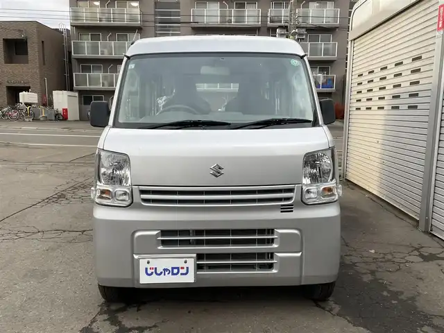 スズキ エブリイ PA 道央・札幌 2016(平28)年 7.7万km シルキーシルバーメタリック (株)IDOMが運営する【じしゃロン札幌店】の自社ローン専用車両になりますこちらは現金またはオートローンご利用価格です。自社ローンご希望の方は別途その旨お申し付けください。/純正ラジオ/MD/ETC/両側スライドドア/ヘッドライドレベライザー/フロアマット