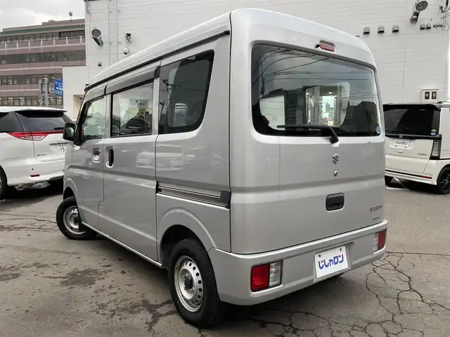 スズキ エブリイ PA 道央・札幌 2016(平28)年 7.7万km シルキーシルバーメタリック (株)IDOMが運営する【じしゃロン札幌店】の自社ローン専用車両になりますこちらは現金またはオートローンご利用価格です。自社ローンご希望の方は別途その旨お申し付けください。/純正ラジオ/MD/ETC/両側スライドドア/ヘッドライドレベライザー/フロアマット