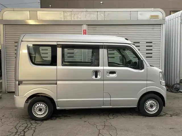 スズキ エブリイ PA 道央・札幌 2016(平28)年 7.7万km シルキーシルバーメタリック (株)IDOMが運営する【じしゃロン札幌店】の自社ローン専用車両になりますこちらは現金またはオートローンご利用価格です。自社ローンご希望の方は別途その旨お申し付けください。/純正ラジオ/MD/ETC/両側スライドドア/ヘッドライドレベライザー/フロアマット