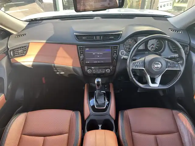 日産 エクストレイル 20Xi レザーエディション 愛媛県 2020(令2)年 7.6万km ブリリアントホワイトパール 純正9型ナビ(BT/フルセグTV)/全周囲カメラ/プロパイロット/インテリジェントルームミラー/アイドリングストップ/黒革温電動シート/純正ドライブレコーダー/クリアランスソナー/LEDヘッドライト/革巻きステアリング/電動パーキングブレーキ/AutoHold機能/現状サマー(純正AW)(225/60/R18)