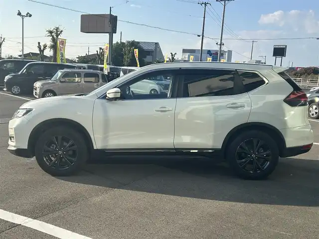 日産 エクストレイル 20Xi レザーエディション 愛媛県 2020(令2)年 7.6万km ブリリアントホワイトパール 純正9型ナビ(BT/フルセグTV)/全周囲カメラ/プロパイロット/インテリジェントルームミラー/アイドリングストップ/黒革温電動シート/純正ドライブレコーダー/クリアランスソナー/LEDヘッドライト/革巻きステアリング/電動パーキングブレーキ/AutoHold機能/現状サマー(純正AW)(225/60/R18)