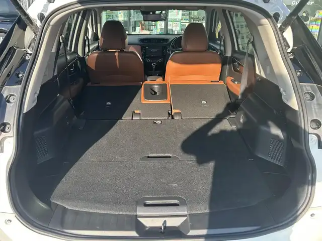 日産 エクストレイル 20Xi レザーエディション 愛媛県 2020(令2)年 7.6万km ブリリアントホワイトパール 純正9型ナビ(BT/フルセグTV)/全周囲カメラ/プロパイロット/インテリジェントルームミラー/アイドリングストップ/黒革温電動シート/純正ドライブレコーダー/クリアランスソナー/LEDヘッドライト/革巻きステアリング/電動パーキングブレーキ/AutoHold機能/現状サマー(純正AW)(225/60/R18)