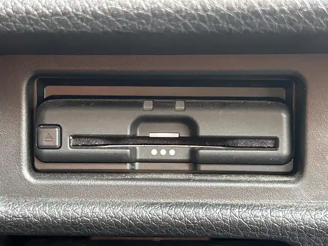 日産 エクストレイル 20Xi レザーエディション 愛媛県 2020(令2)年 7.6万km ブリリアントホワイトパール 純正9型ナビ(BT/フルセグTV)/全周囲カメラ/プロパイロット/インテリジェントルームミラー/アイドリングストップ/黒革温電動シート/純正ドライブレコーダー/クリアランスソナー/LEDヘッドライト/革巻きステアリング/電動パーキングブレーキ/AutoHold機能/現状サマー(純正AW)(225/60/R18)