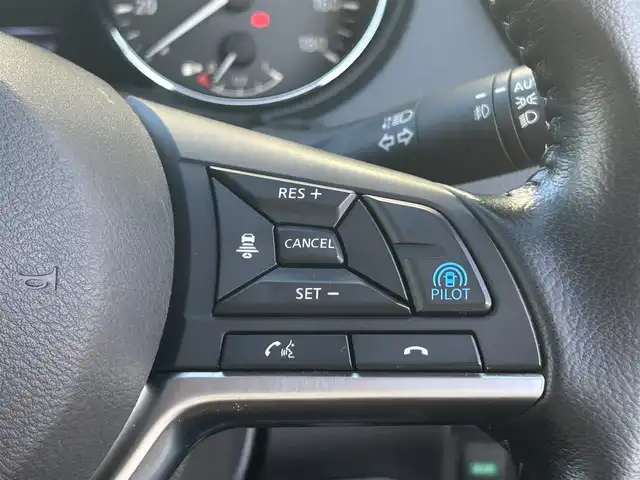 日産 エクストレイル 20Xi レザーエディション 愛媛県 2020(令2)年 7.6万km ブリリアントホワイトパール 純正9型ナビ(BT/フルセグTV)/全周囲カメラ/プロパイロット/インテリジェントルームミラー/アイドリングストップ/黒革温電動シート/純正ドライブレコーダー/クリアランスソナー/LEDヘッドライト/革巻きステアリング/電動パーキングブレーキ/AutoHold機能/現状サマー(純正AW)(225/60/R18)