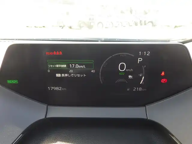 トヨタ プリウス Z 千葉県 2023(令5)年 1.8万km プラチナホワイトパールマイカ アドバンスドパーク/Toyota Safety Sense/・プリクラッシュセーフティ/・レーンディパーチャーアラート/・オートハイビーム/・レーダークルーズコントロール/・ブラインドスポットモニター/・RCTA（リヤクロストラフィックアラート）/パワーバックドア/運転席パワーシート/前席エアシート/シートヒーター/純正コネクティッドナビ/地デジTV/【Bluetooth接続】/【Apple CarPlay　Android Auto対応】/パノラミックビューモニター/革巻きステアリング/ステアリングヒーター/ステアリングスイッチ/ETC（2.0）/LEDヘッドライト/ウインカーミラー/クリアランスソナー/純正19インチアルミホイル/サイド/カーテンエアバッグ/スマートキー