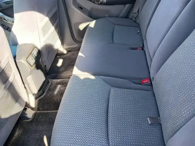 トヨタ ハイラックス サーフ SSR－G 岩手県 2004(平16)年 6.1万km グレイッシュブルーメタリック 4WD/純正MOPナビTV/バックカメラ/ETC/フロントフォグランプ/オートライト/オートエアコン/革巻きステアリング/荷室ダブルデッキ/トレイ/AC100Vコンセント/純正17インチアルミホイール/リモコンキー/イモビライザー/禁煙車