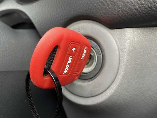 トヨタ ハイラックス サーフ SSR－G 岩手県 2004(平16)年 6.1万km グレイッシュブルーメタリック ＡＣ１００Ｖコンセント　純正ナビ　バックカメラ　ＣＤ／ＭＤ再生　ＥＴＣ　オートライト　リモコンキー　フロントフォグランプ　純正１７インチアルミホイール　オートエアコン　革巻きステアリング