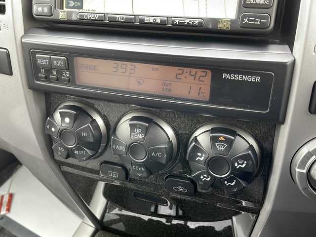 トヨタ ハイラックス サーフ SSR－G 岩手県 2004(平16)年 6.1万km グレイッシュブルーメタリック ＡＣ１００Ｖコンセント　純正ナビ　バックカメラ　ＣＤ／ＭＤ再生　ＥＴＣ　オートライト　リモコンキー　フロントフォグランプ　純正１７インチアルミホイール　オートエアコン　革巻きステアリング