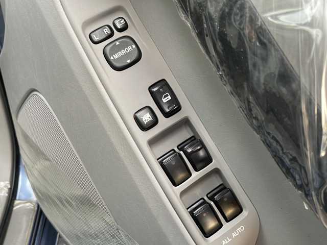 トヨタ ハイラックス サーフ SSR－G 岩手県 2004(平16)年 6.1万km グレイッシュブルーメタリック ＡＣ１００Ｖコンセント　純正ナビ　バックカメラ　ＣＤ／ＭＤ再生　ＥＴＣ　オートライト　リモコンキー　フロントフォグランプ　純正１７インチアルミホイール　オートエアコン　革巻きステアリング