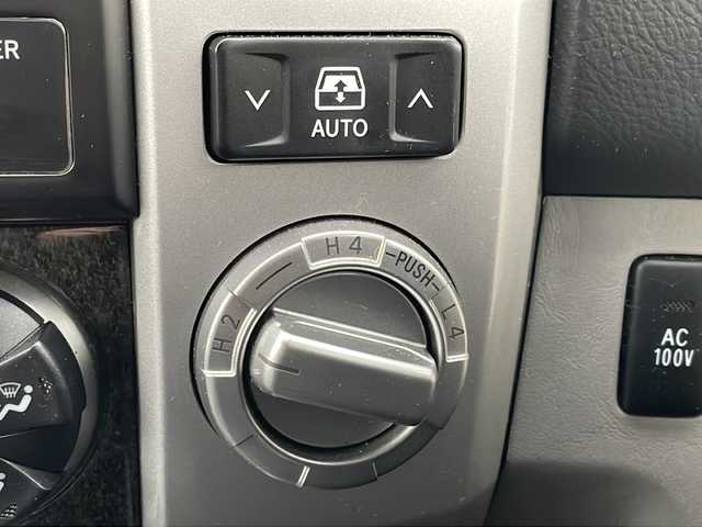 トヨタ ハイラックス サーフ SSR－G 岩手県 2004(平16)年 6.1万km グレイッシュブルーメタリック ＡＣ１００Ｖコンセント　純正ナビ　バックカメラ　ＣＤ／ＭＤ再生　ＥＴＣ　オートライト　リモコンキー　フロントフォグランプ　純正１７インチアルミホイール　オートエアコン　革巻きステアリング