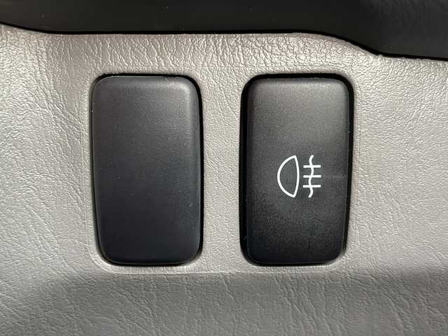 トヨタ ハイラックス サーフ SSR－G 岩手県 2004(平16)年 6.1万km グレイッシュブルーメタリック ＡＣ１００Ｖコンセント　純正ナビ　バックカメラ　ＣＤ／ＭＤ再生　ＥＴＣ　オートライト　リモコンキー　フロントフォグランプ　純正１７インチアルミホイール　オートエアコン　革巻きステアリング