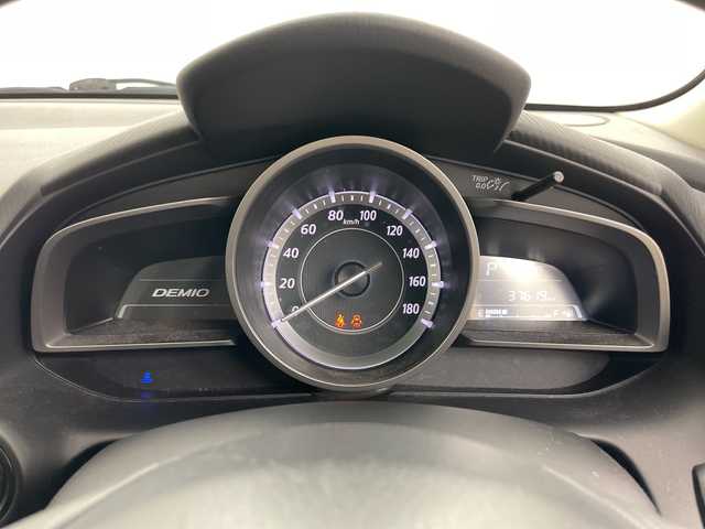 マツダ デミオ 13C 道央・札幌 2016(平28)年 3.8万km アルミニウムメタリック ・４WD/・純正オーディオ（CD＆AM&FM＆AUX＆USB）/・i-Activsense/・アイドリングストップ/・キセノンヘッドライト/・スマートキー/・プッシュスタート/・夏タイヤ積込/・社外１５インチAW