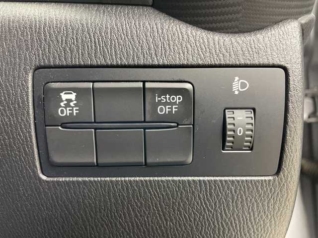 マツダ デミオ 13C 道央・札幌 2016(平28)年 3.8万km アルミニウムメタリック ・４WD/・純正オーディオ（CD＆AM&FM＆AUX＆USB）/・i-Activsense/・アイドリングストップ/・キセノンヘッドライト/・スマートキー/・プッシュスタート/・夏タイヤ積込/・社外１５インチAW