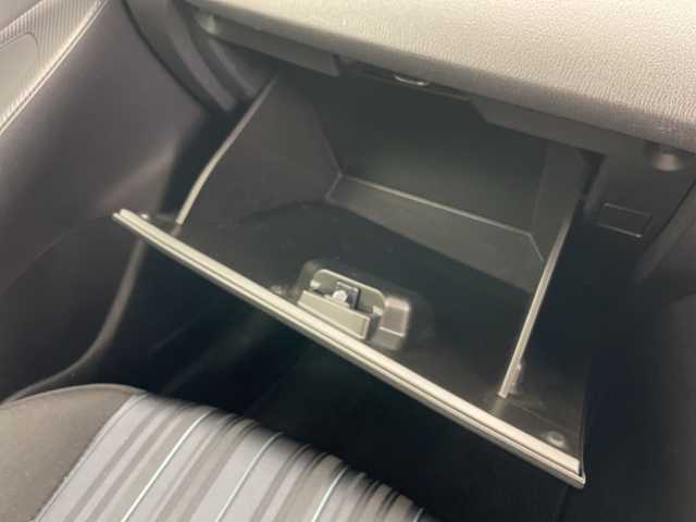 マツダ デミオ 13C 道央・札幌 2016(平28)年 3.8万km アルミニウムメタリック ・４WD/・純正オーディオ（CD＆AM&FM＆AUX＆USB）/・i-Activsense/・アイドリングストップ/・キセノンヘッドライト/・スマートキー/・プッシュスタート/・夏タイヤ積込/・社外１５インチAW