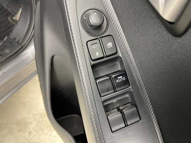 マツダ デミオ 13C 道央・札幌 2016(平28)年 3.8万km アルミニウムメタリック ・４WD/・純正オーディオ（CD＆AM&FM＆AUX＆USB）/・i-Activsense/・アイドリングストップ/・キセノンヘッドライト/・スマートキー/・プッシュスタート/・夏タイヤ積込/・社外１５インチAW