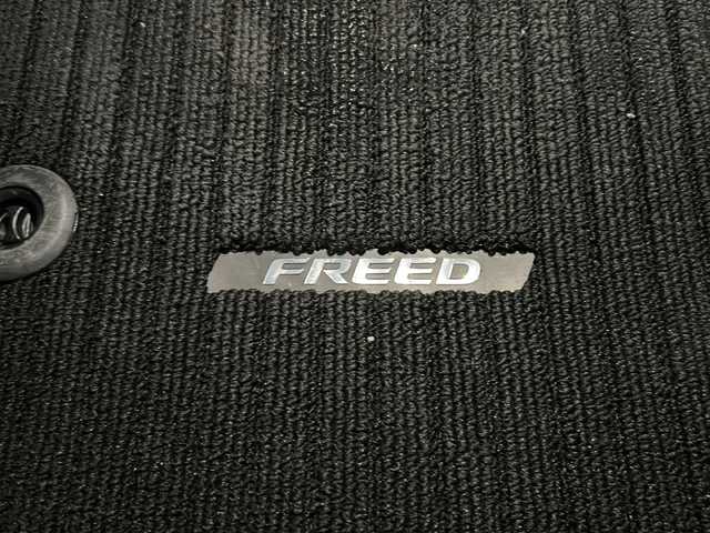 ホンダ フリード G ホンダセンシング 静岡県 2019(平31)年 4.9万km モダンスティールM 純正メモリナビ/・CD/・DVD/・フルセグＴＶ/・Bluetooth/・AM/・FM/主要装備/・両側パワスラ/・ホンダセンシング/・衝突軽減/・横滑り防止装置/・レーンキープ/・追従クルコン/・バックカメラ/・ビルトインＥＴＣ/・ドラレコ前/・ステリモ/・スマートキー/・プッシュスタート/・スペアキー1本