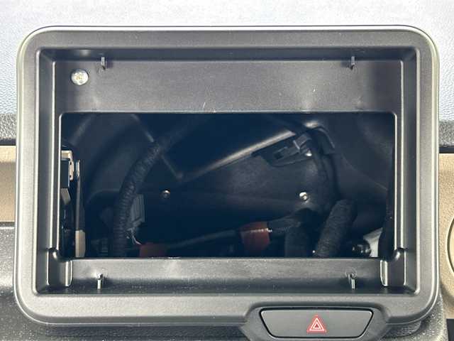 ホンダ Ｎ ＢＯＸ JOY 奈良県 2025(令7)年 0.1千km グレーＭ R7/11月登録/バックカメラ（未接続）/ホンダセンシング/・衝突軽減ブレーキ/・横滑り防止機能/・レーンキープアシスト/・先行車発進お知らせ機能/レーダークルコン/前後コーナーセンサー/片側パワースライドドア/電動パーキング/オートホールド/シートヒーター/ベンチシート/チップアップシート/LEDヘッドライト/オートライト/プッシュスタート/スマートキー/スペアキー（1本）